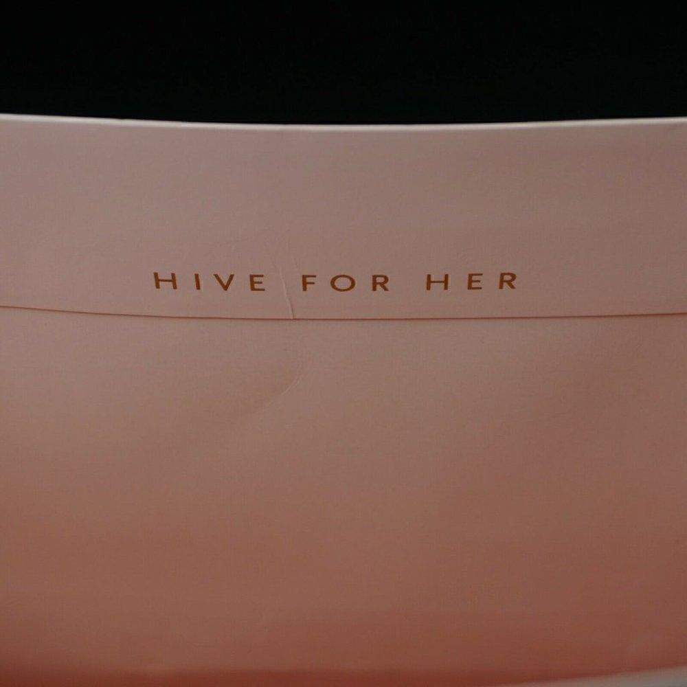 Hive Boutique Store West Palm Beach Florida Tote Paper Gift Bag Rope Handle - Picture 3 of 7